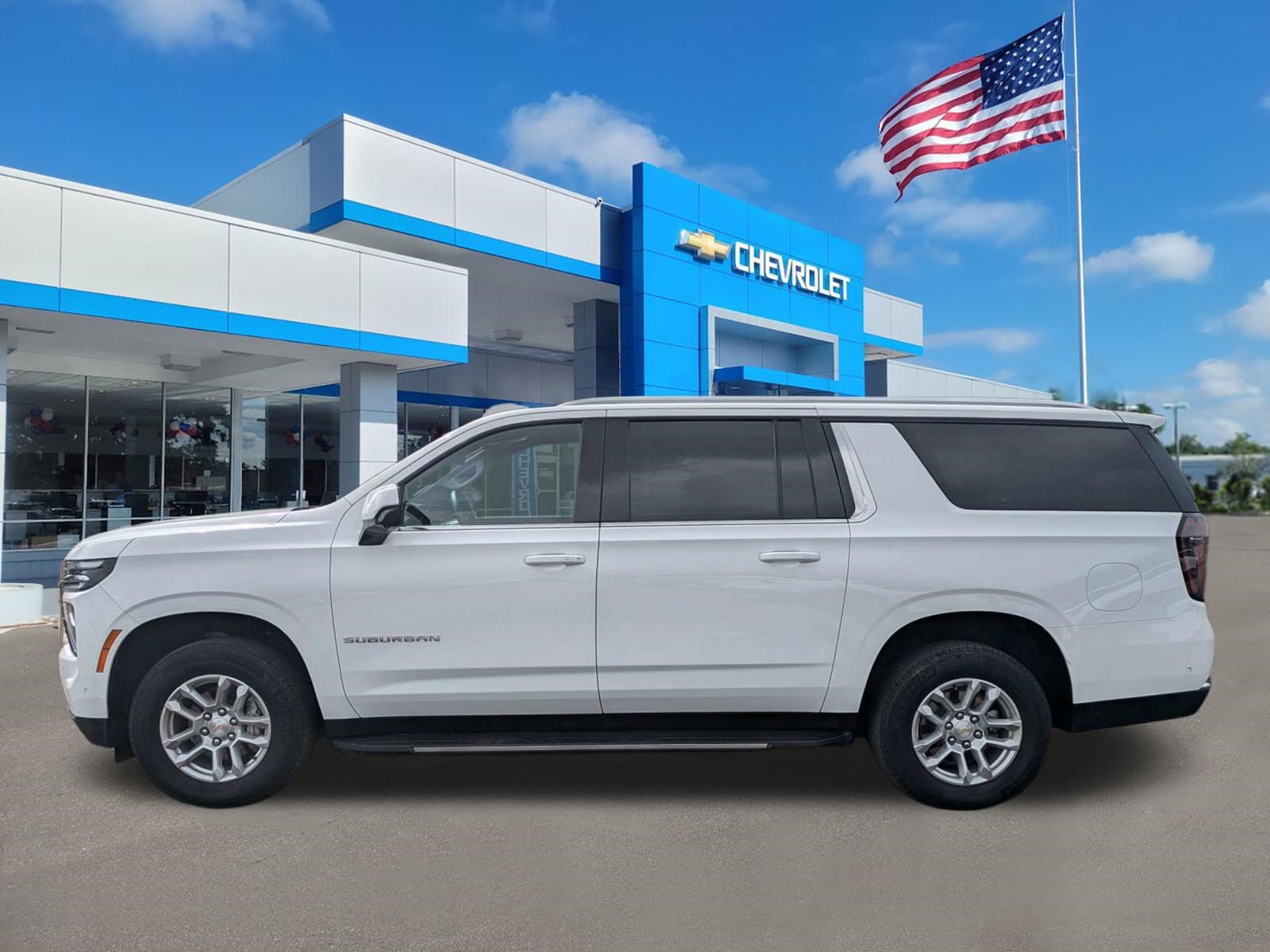 Used 2025 Chevrolet Suburban LT AWD/4WD image 6