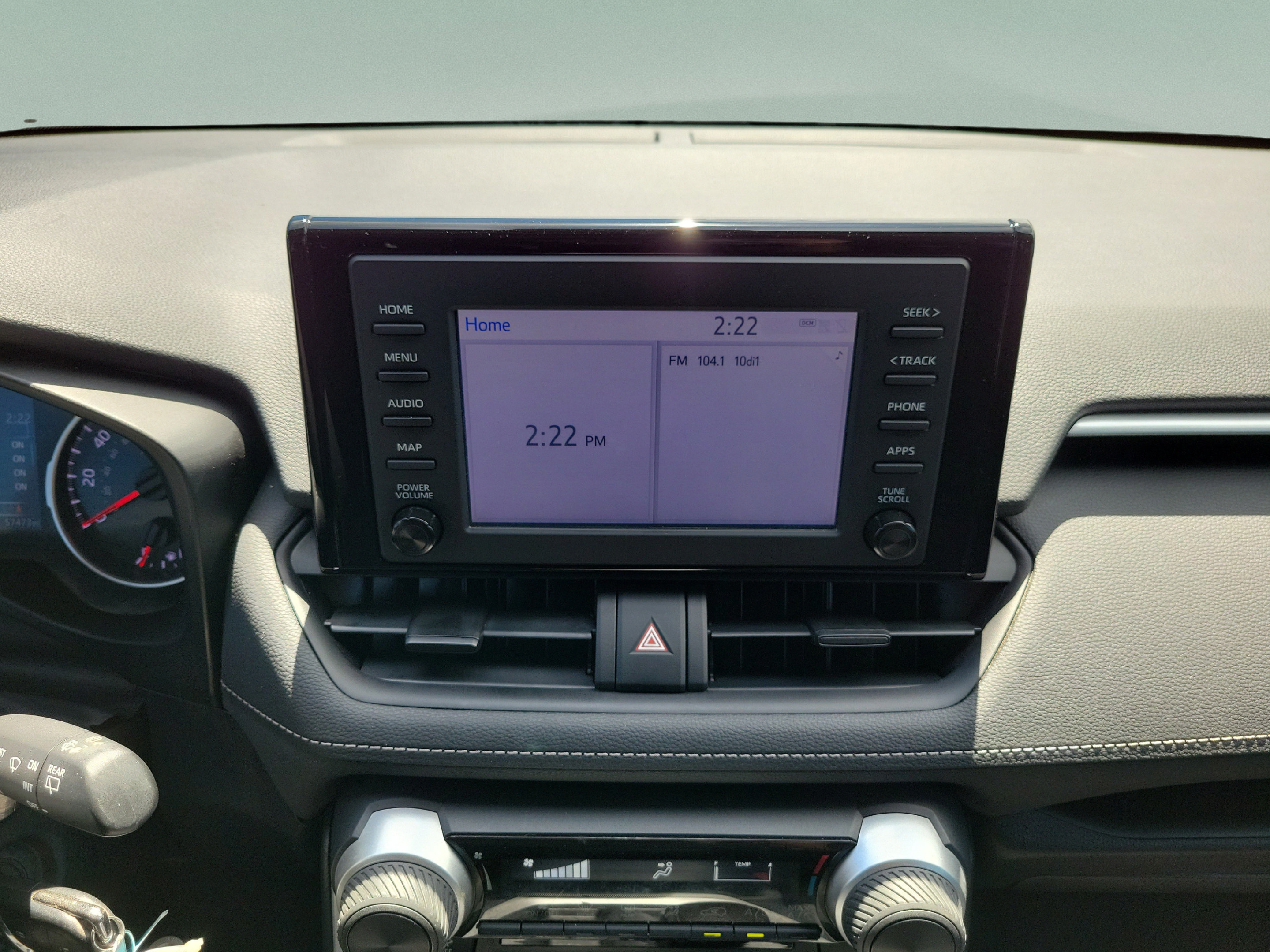 Used 2019 Toyota RAV4 LE FWD image 14