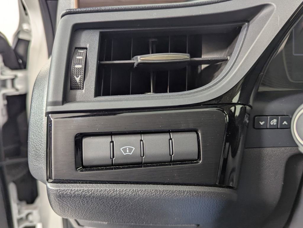 Used 2024 Lexus ES 350 Luxury w/ Technology Package image 13