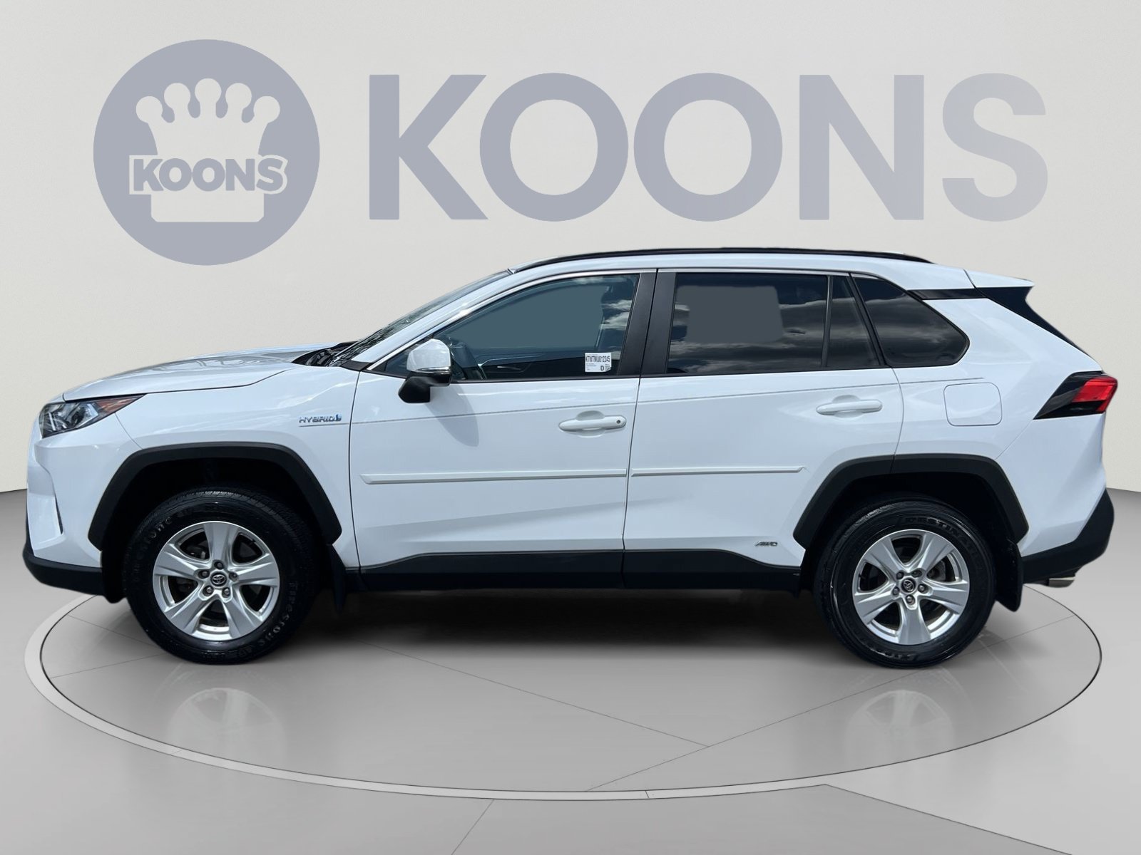 Used 2021 Toyota RAV4 XLE w/ Convenience Package AWD/4WD image 2