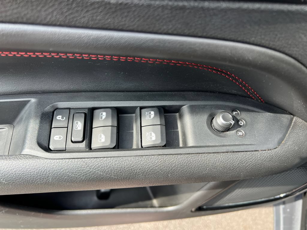 Used 2022 Jeep Compass Trailhawk w/ Trailhawk Convenience Group AWD/4WD image 11