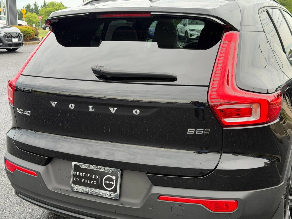 Certified 2023 Volvo XC40 B5 Plus w/ Protection Package Premier AWD/4WD image 11