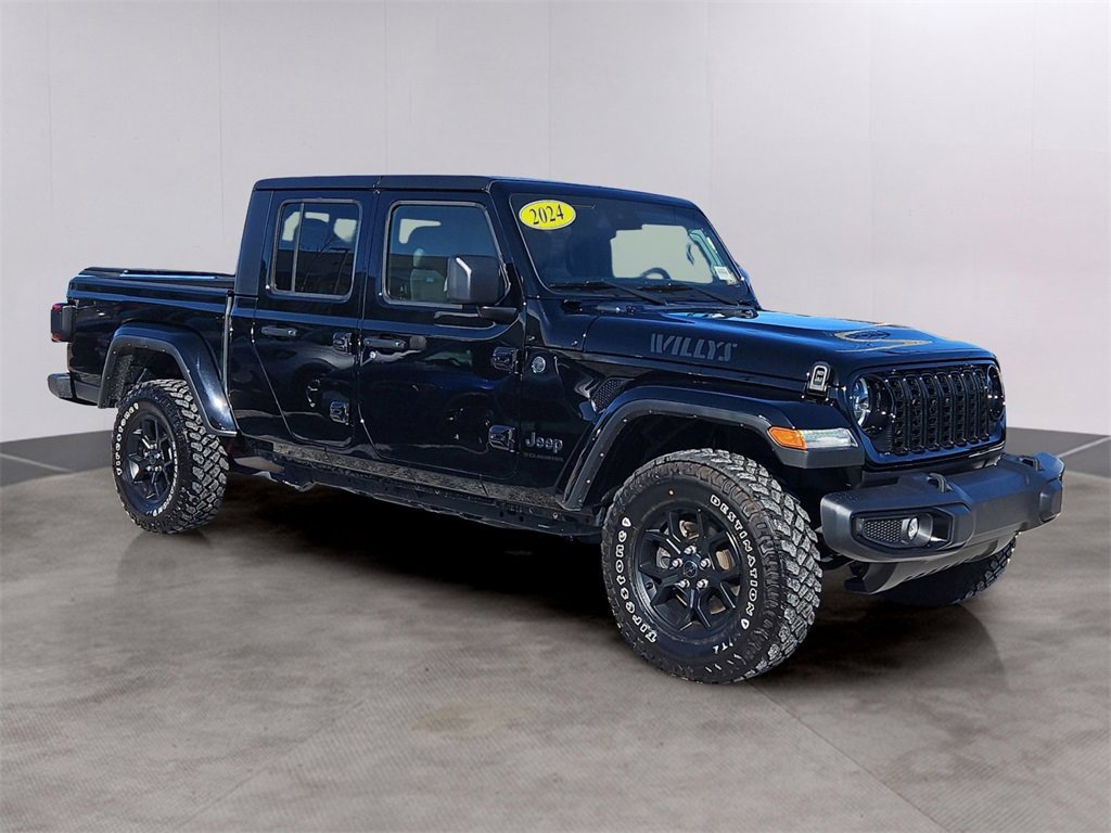 Used 2024 Jeep Gladiator Sport image 3