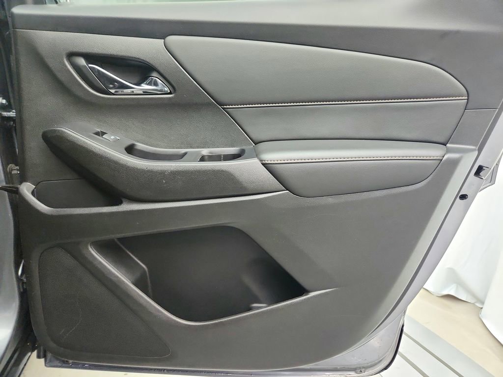 Used 2020 Chevrolet Traverse LT w/ LPO, Floor Liner Package image 34
