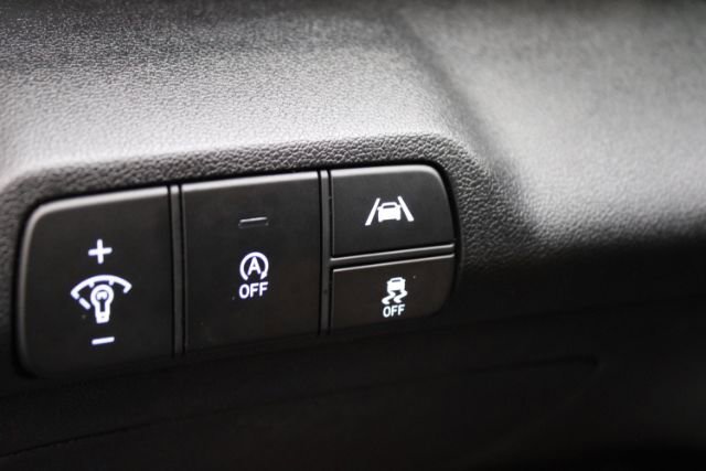 Used 2021 Hyundai Elantra SE w/ Cargo Package FWD image 19