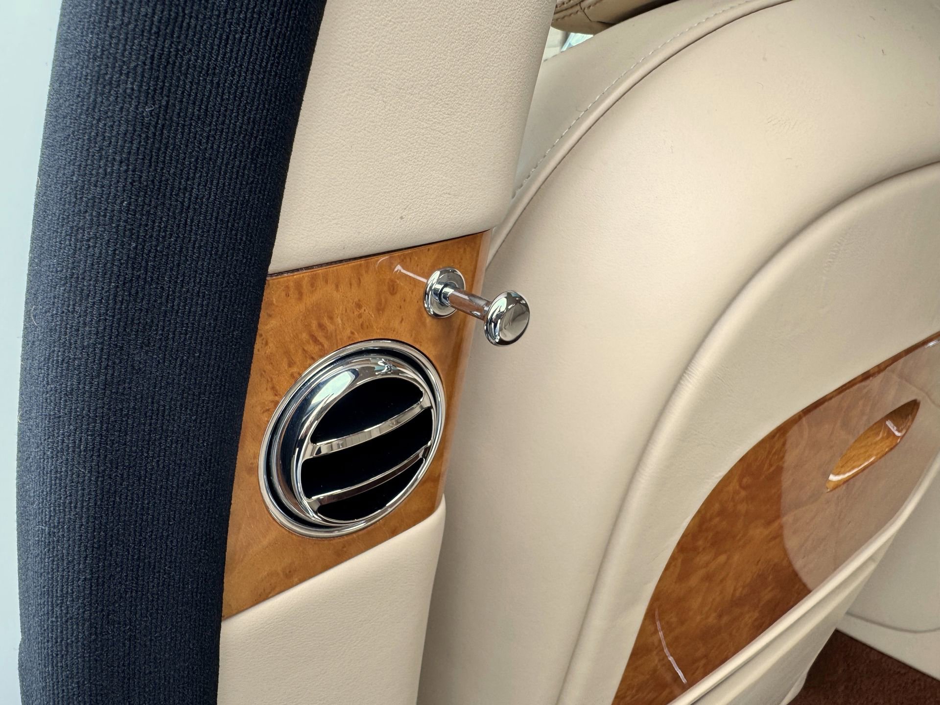 Used 2013 Bentley Mulsanne image 30