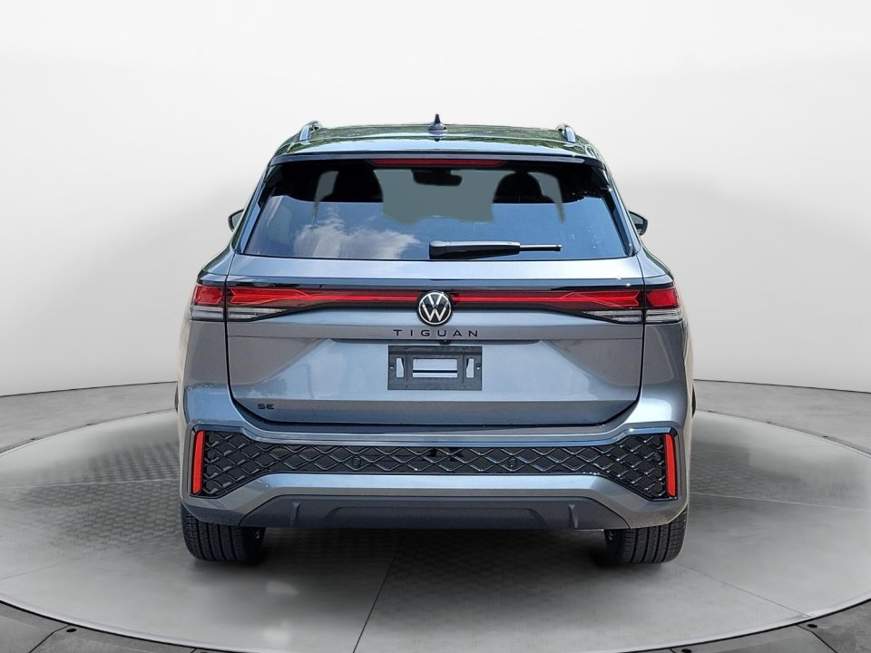 New 2026 Volkswagen Tiguan SE R-Line FWD image 6