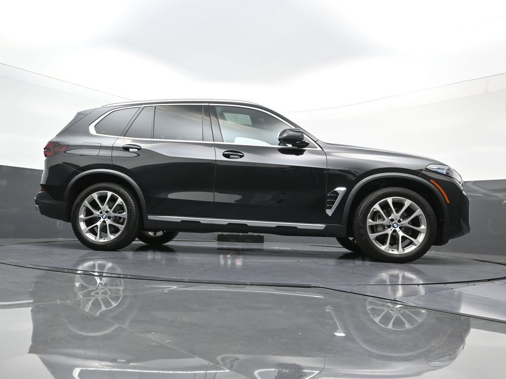 Used 2024 BMW X5 xDrive40i w/ Premium Package image 29