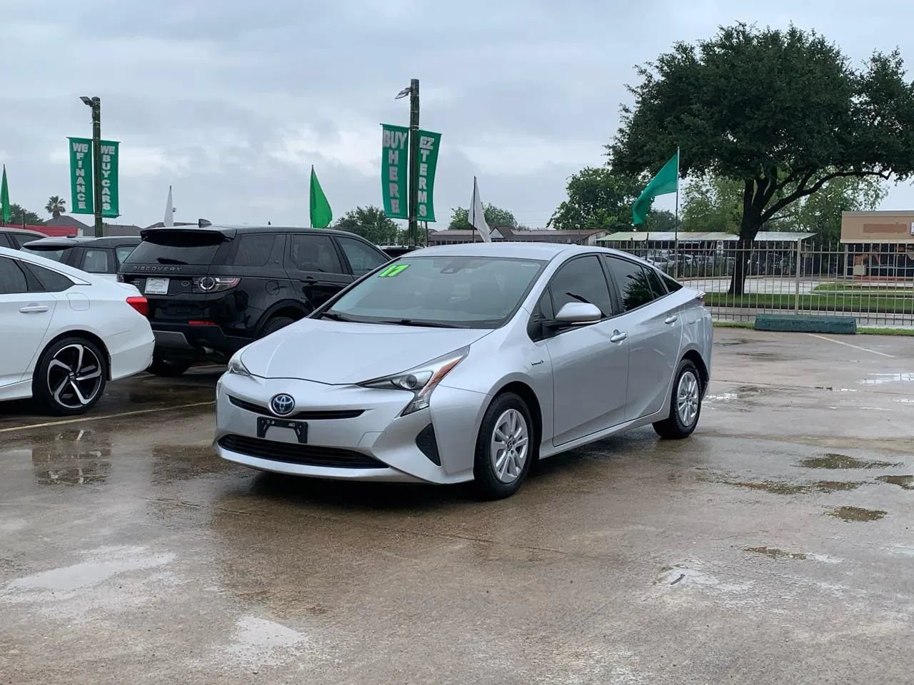 Used 2017 Toyota Prius Two FWD image 4