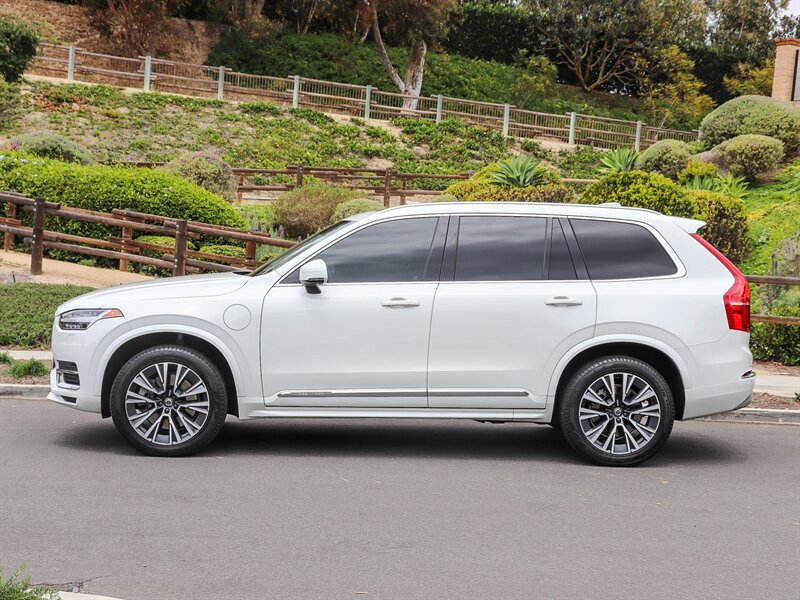 Used 2022 Volvo XC90 T8 Inscription Expression w/ Advanced Package AWD/4WD image 3