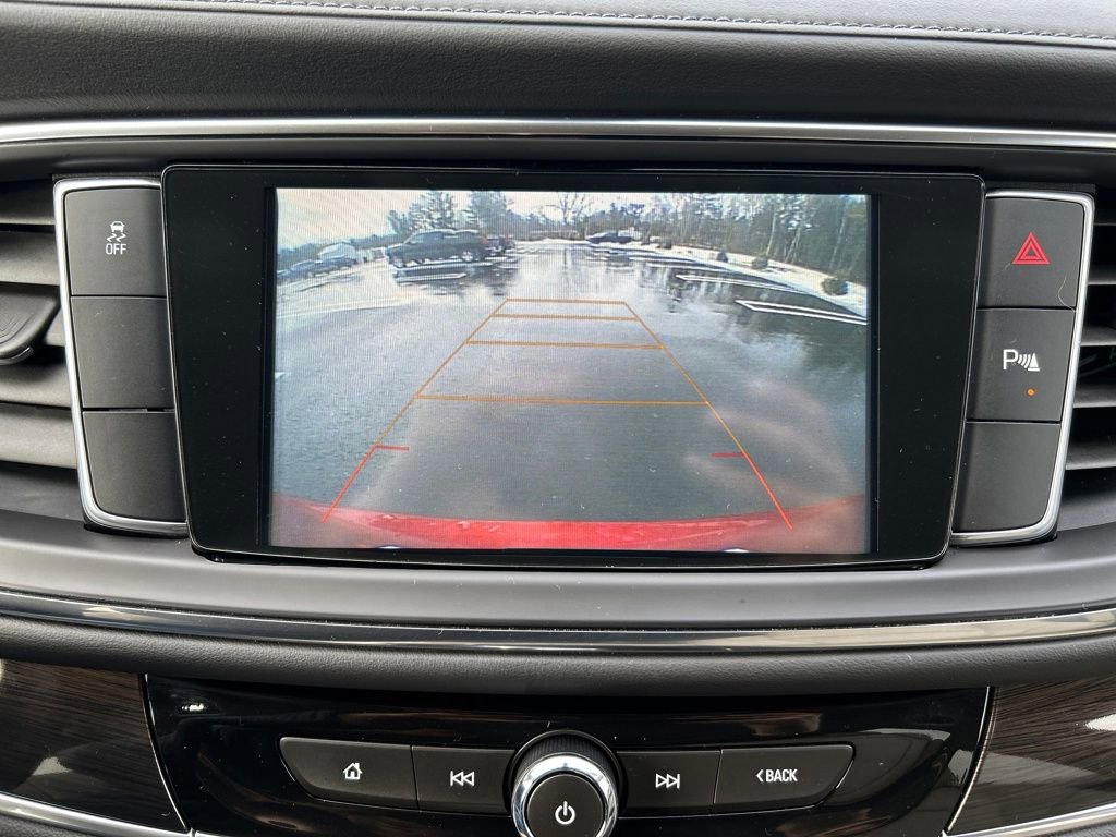 Used 2018 Buick Enclave Essence image 32