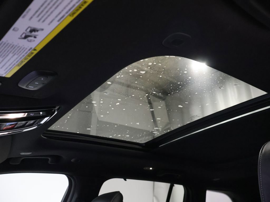 Used 2023 Jeep Grand Cherokee Overland w/ Luxury Tech Group IV image 37