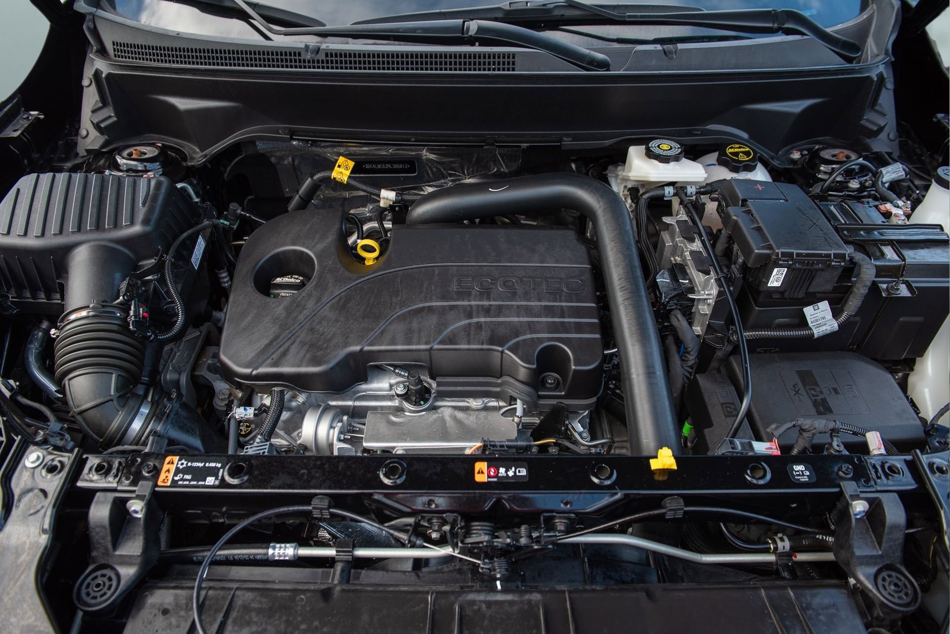 Used 2024 GMC Terrain SLE w/ Driver Convenience Package image 32