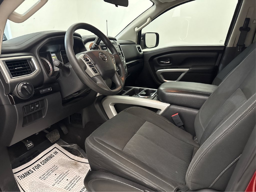 Used 2017 Nissan Titan SV RWD image 11