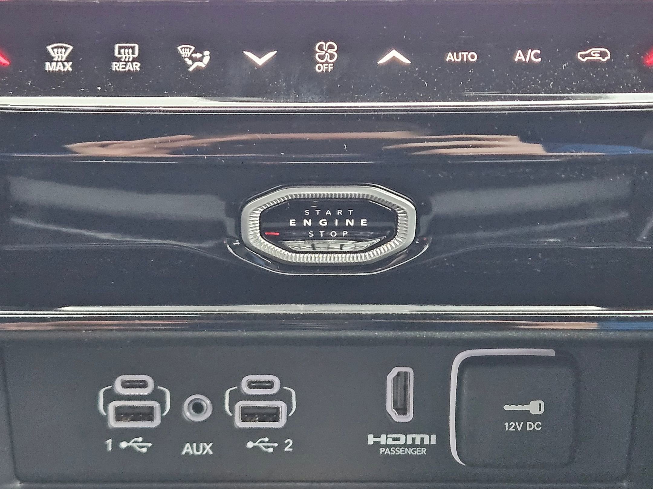 New 2026 Jeep Grand Cherokee Summit image 13