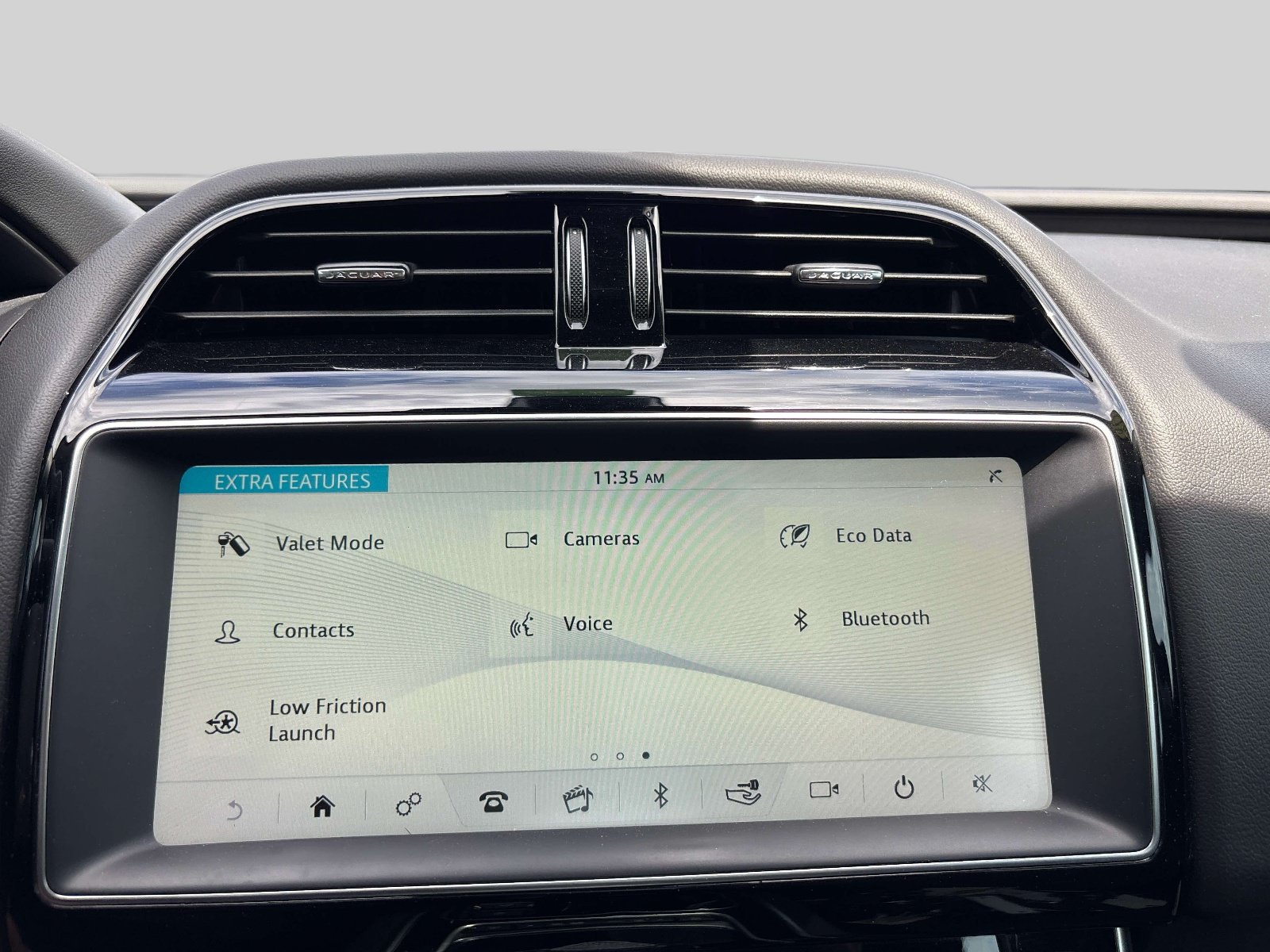 Used 2019 Jaguar XE RWD image 23