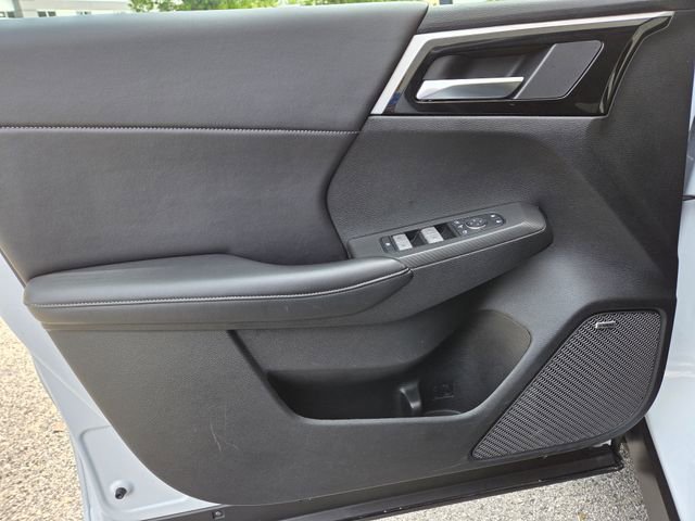 Used 2025 Mitsubishi Outlander SE AWD/4WD image 15