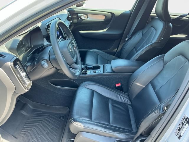 Used 2022 Volvo XC40 T5 Momentum AWD/4WD image 10