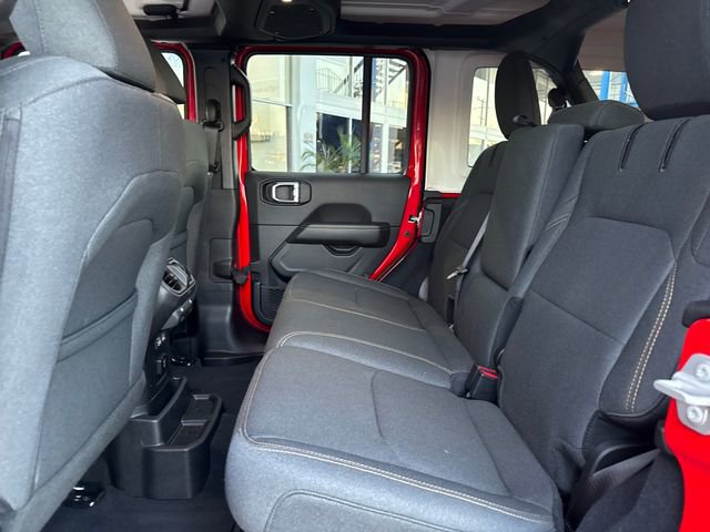 Used 2025 Jeep Wrangler Unlimited Sahara w/ Safety Group image 23