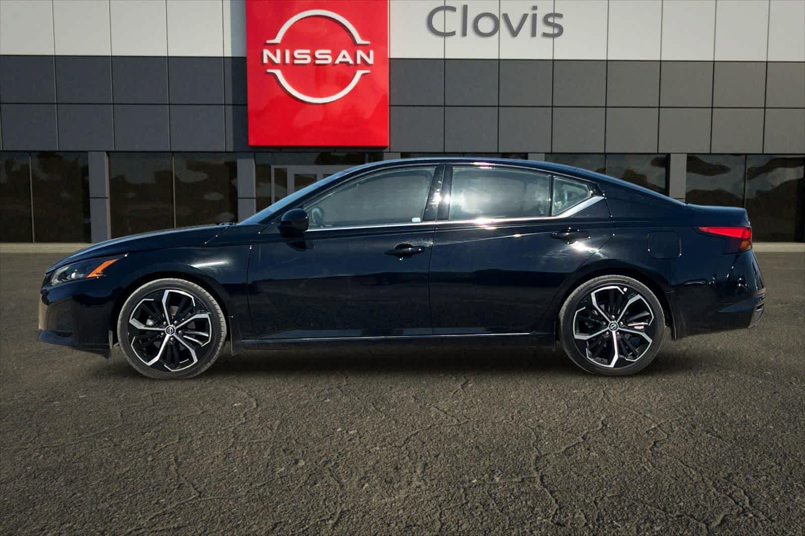 Used 2024 Nissan Altima 2.5 SR FWD image 6
