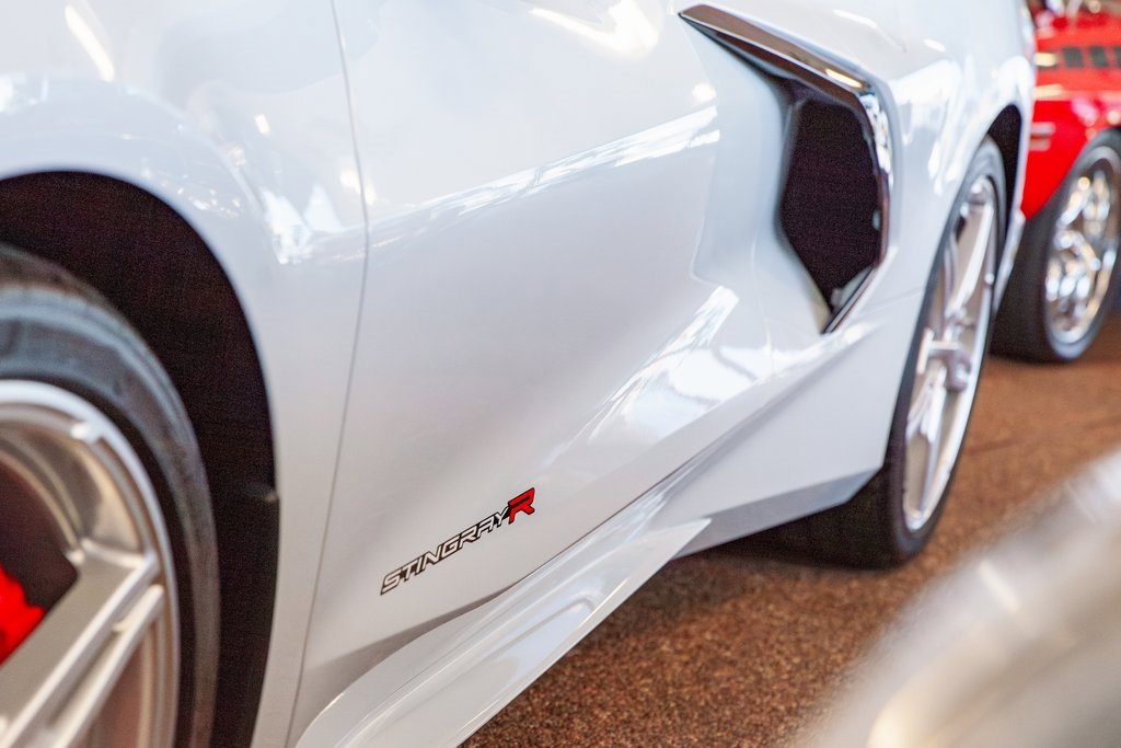 Used 2024 Chevrolet Corvette Stingray Premium Conv w/ Z51 Performance Package image 8