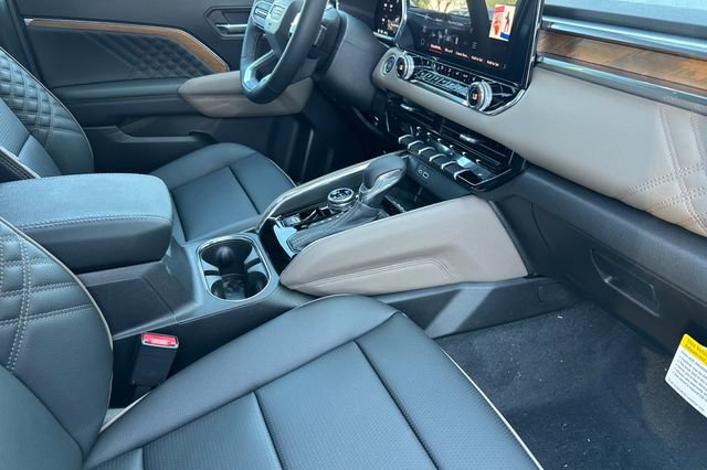 New 2026 GMC Canyon Denali w/ LPO, Denali Black Edition image 17