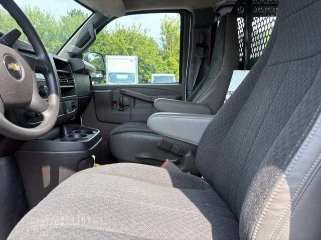 Used 2025 Chevrolet Express 2500 w/ Driver Convenience Package RWD image 29
