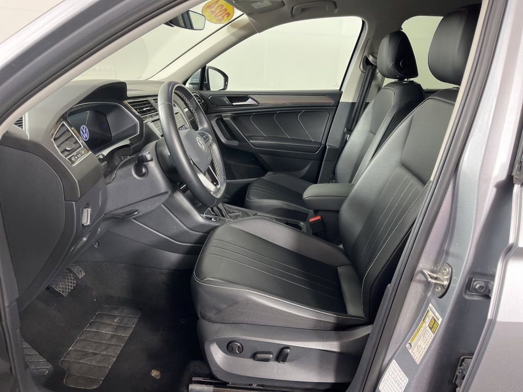Used 2024 Volkswagen Tiguan SE image 22