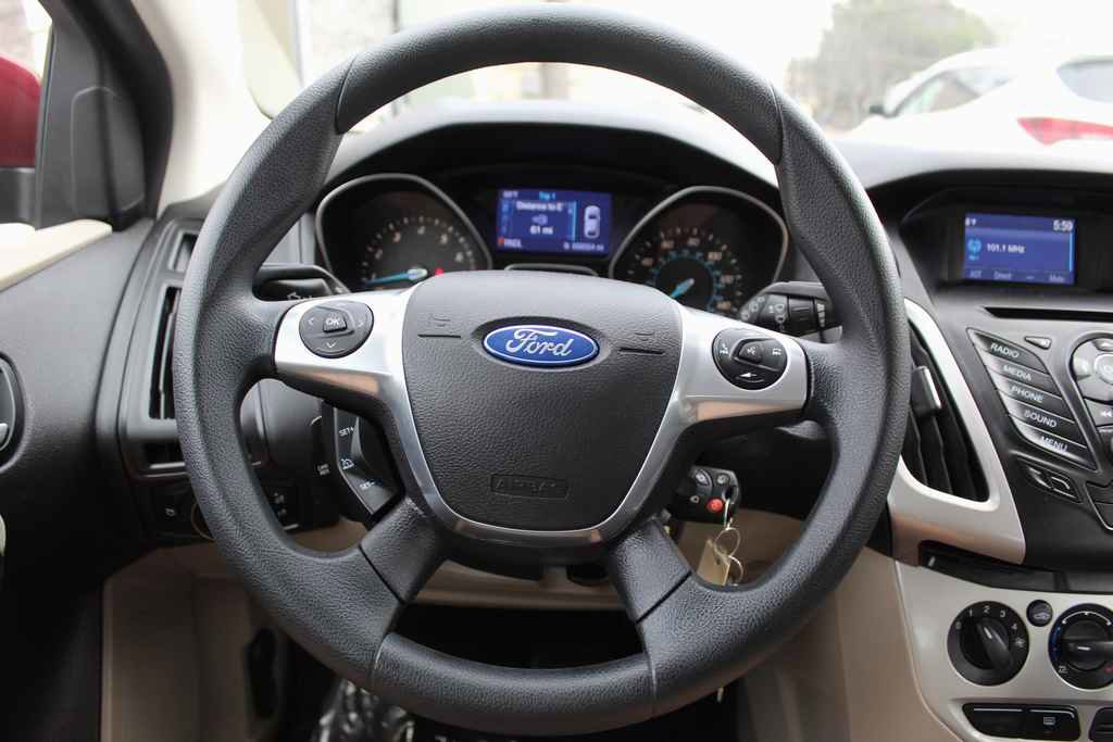 Used 2014 Ford Focus SE image 15