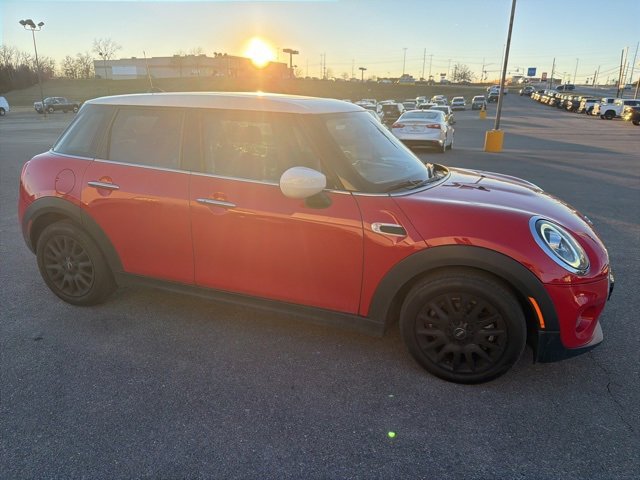 Used 2021 MINI Cooper 4-Door Hardtop w/ Storage Package image 12