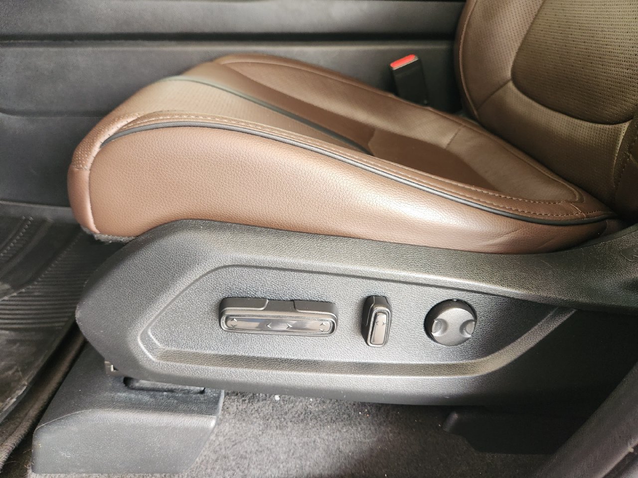Used 2023 Honda Pilot Elite image 23