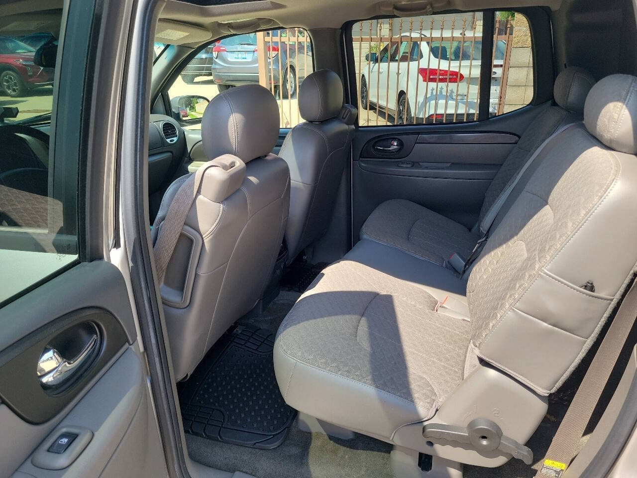 Used 2004 GMC Envoy XUV SLE w/ 1SB Preferred Equipment Group AWD/4WD image 20