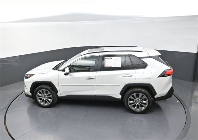 Used 2025 Toyota RAV4 Limited image 12