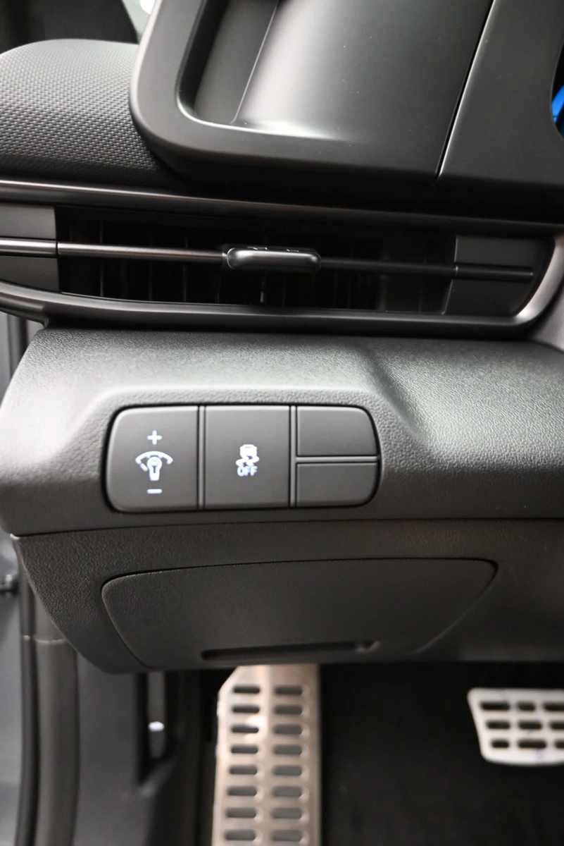 New 2026 Hyundai Elantra SEL Sport FWD image 24
