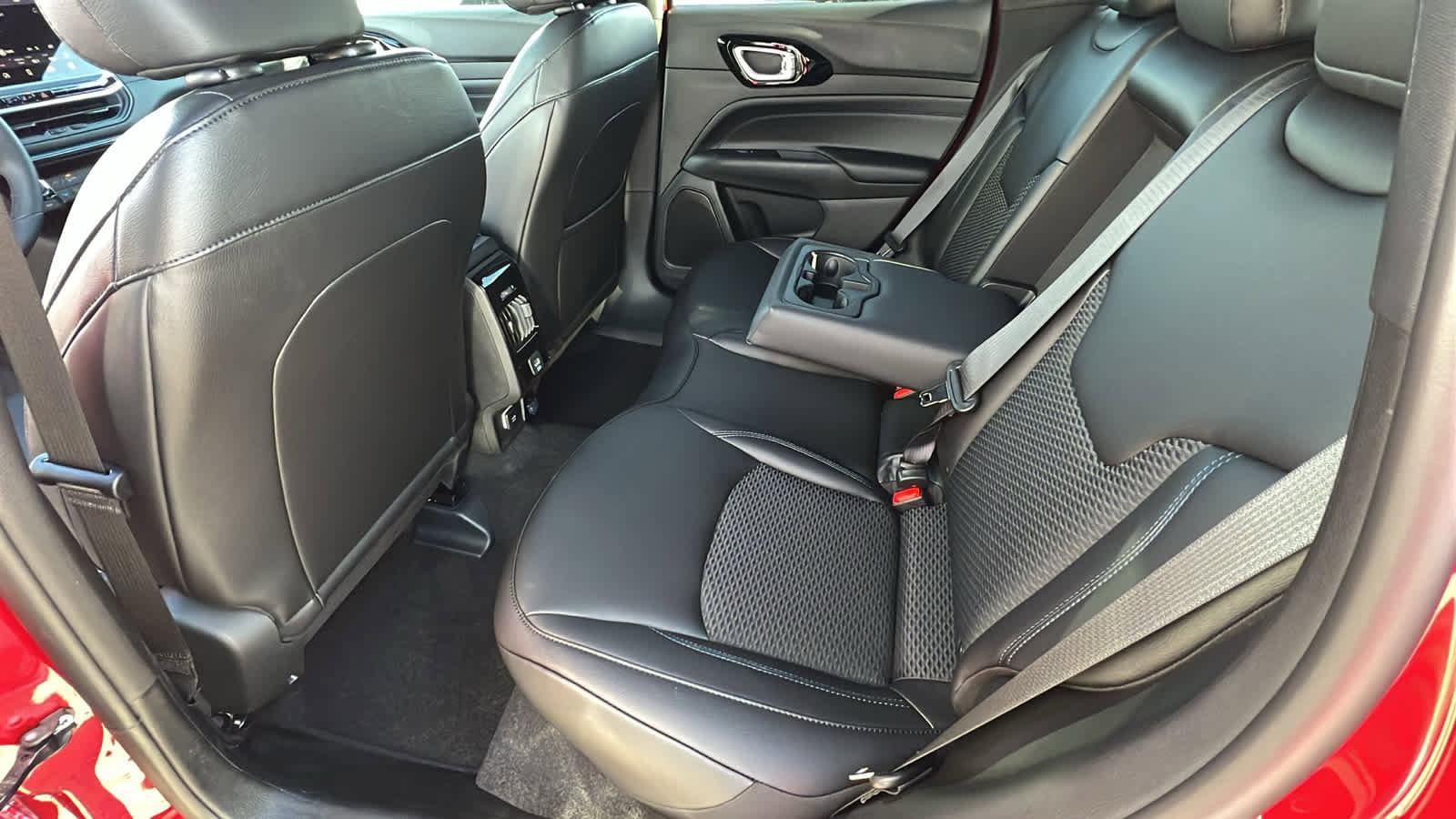 New 2026 Jeep Compass Latitude image 24