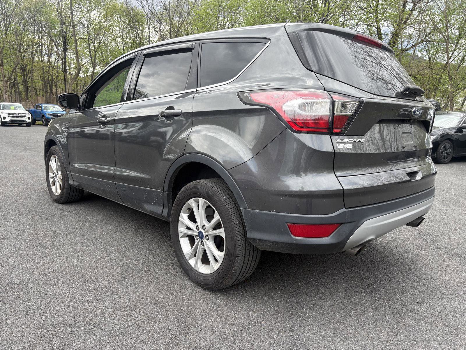Used 2017 Ford Escape SE AWD/4WD image 6