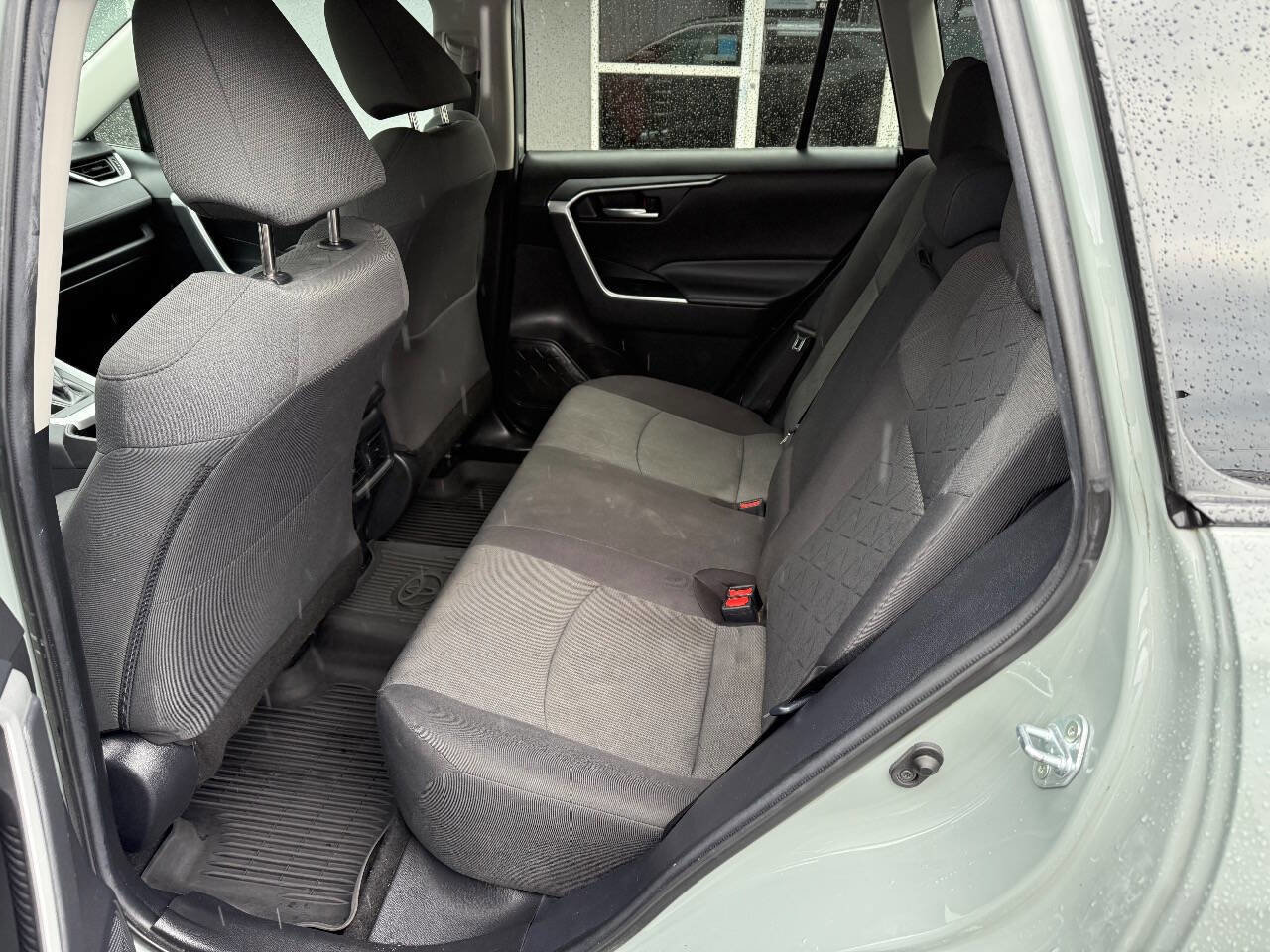Used 2021 Toyota RAV4 XLE image 14