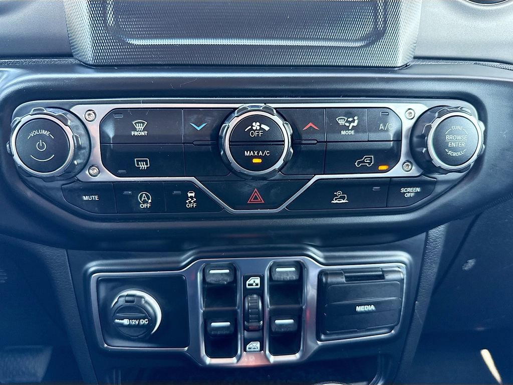 Used 2022 Jeep Wrangler Unlimited Sport image 17