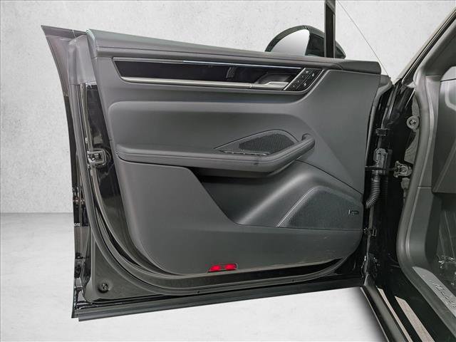 New 2026 Porsche Macan 4S Electric image 13