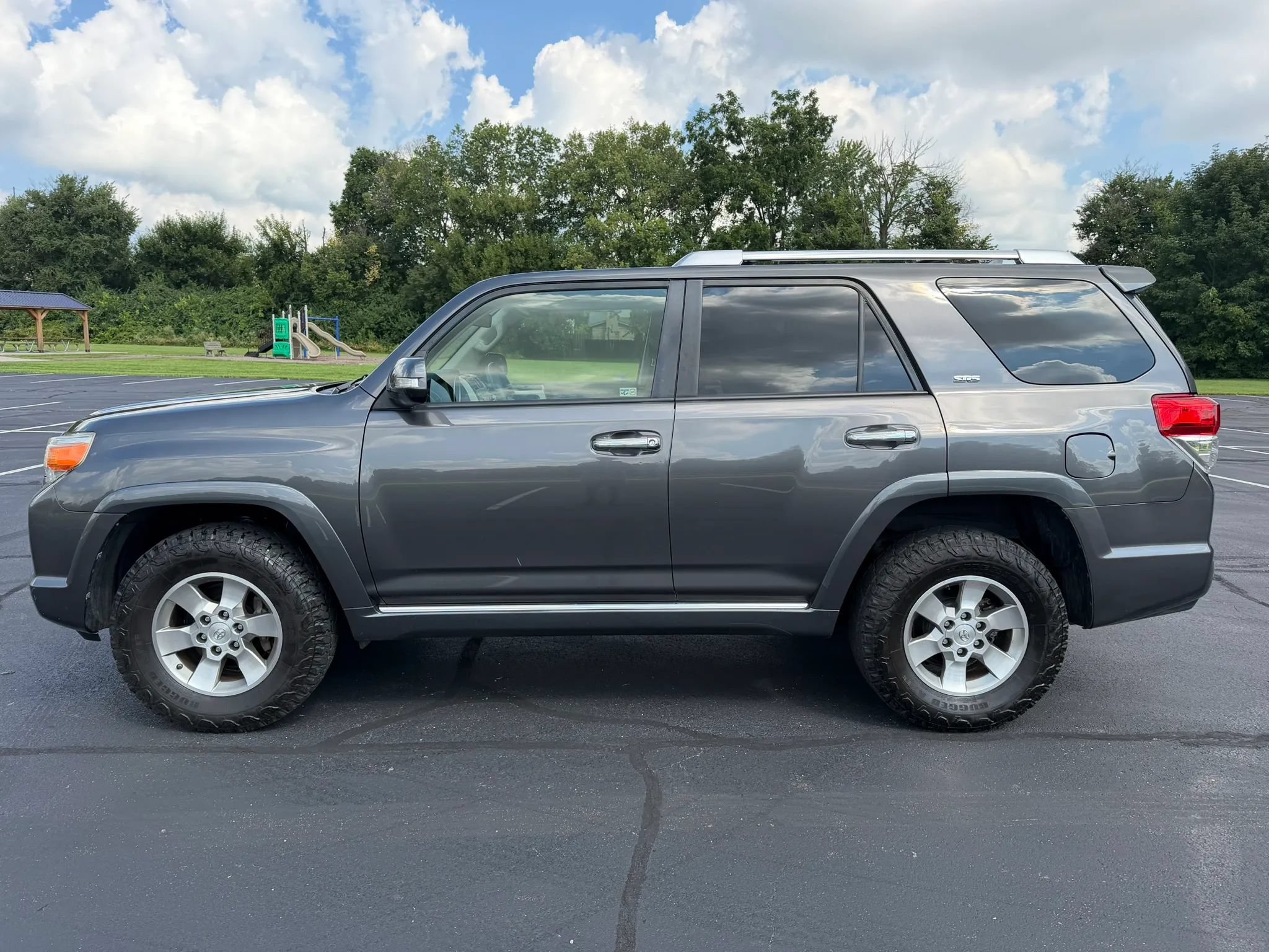 Used 2012 Toyota 4Runner SR5 w/ Convenience Pkg AWD/4WD image 3