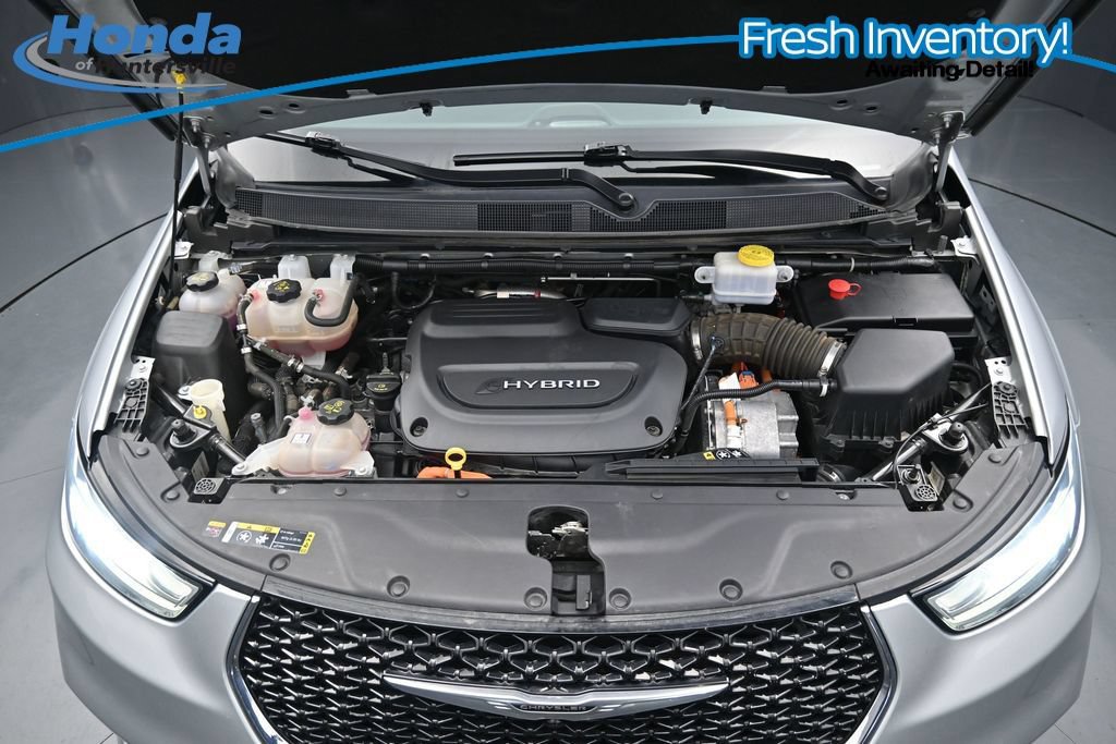 Used 2023 Chrysler Pacifica Touring-L FWD image 19