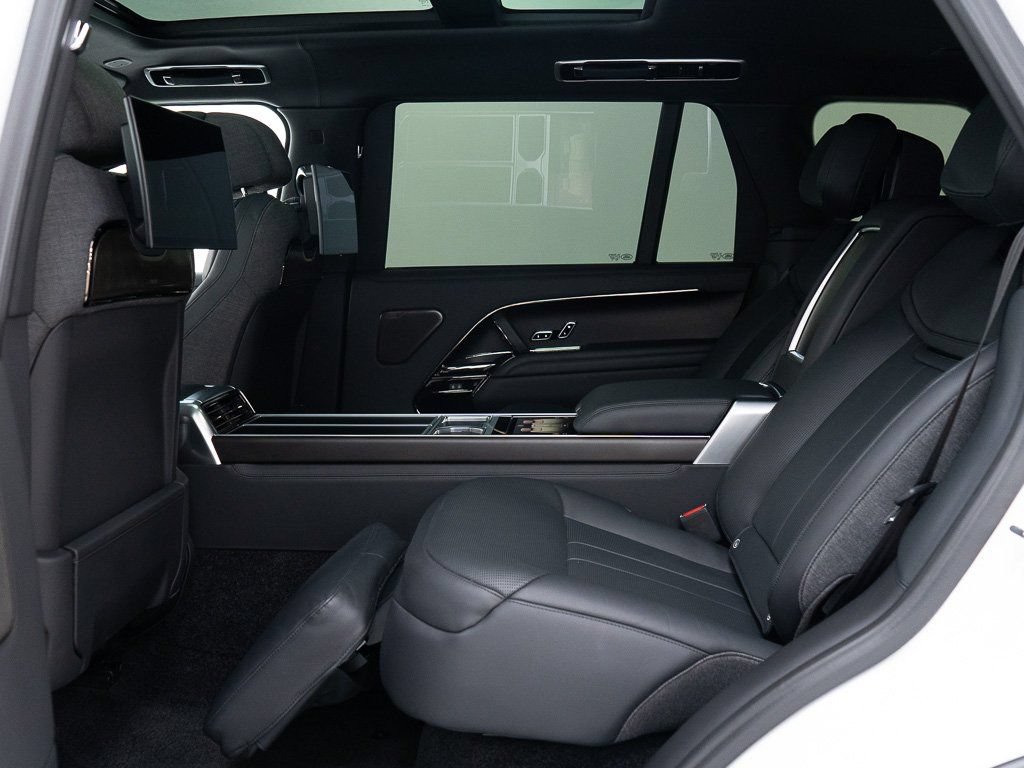 Used 2023 Land Rover Range Rover SV AWD/4WD image 25