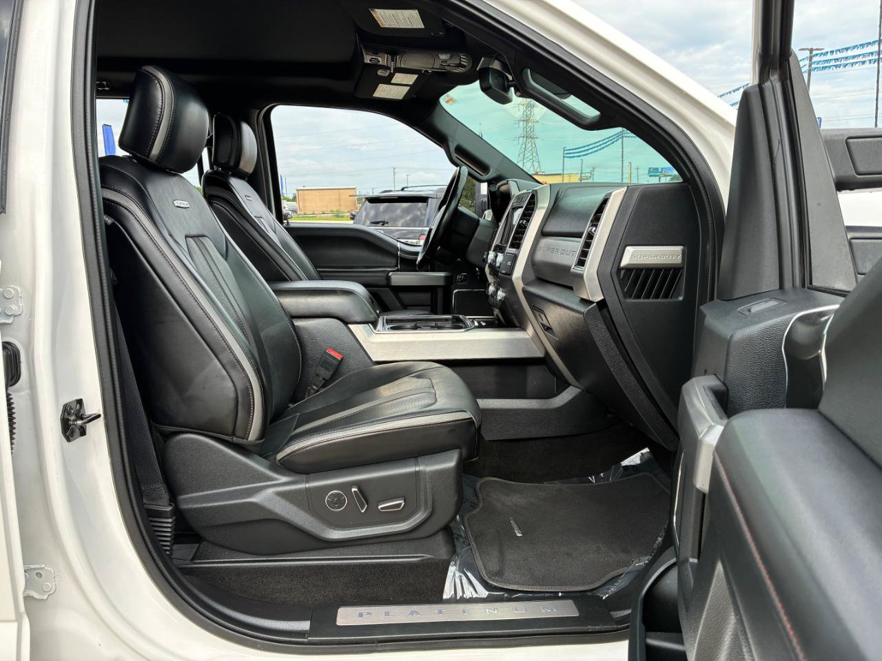 Used 2018 Ford F250 Platinum w/ Platinum Ultimate Package AWD/4WD image 18