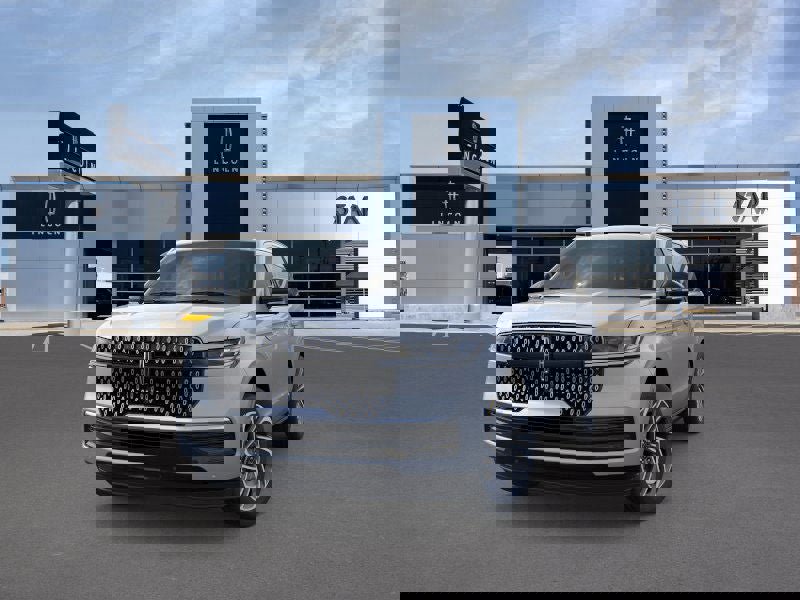 New 2025 Lincoln Navigator Reserve image 2