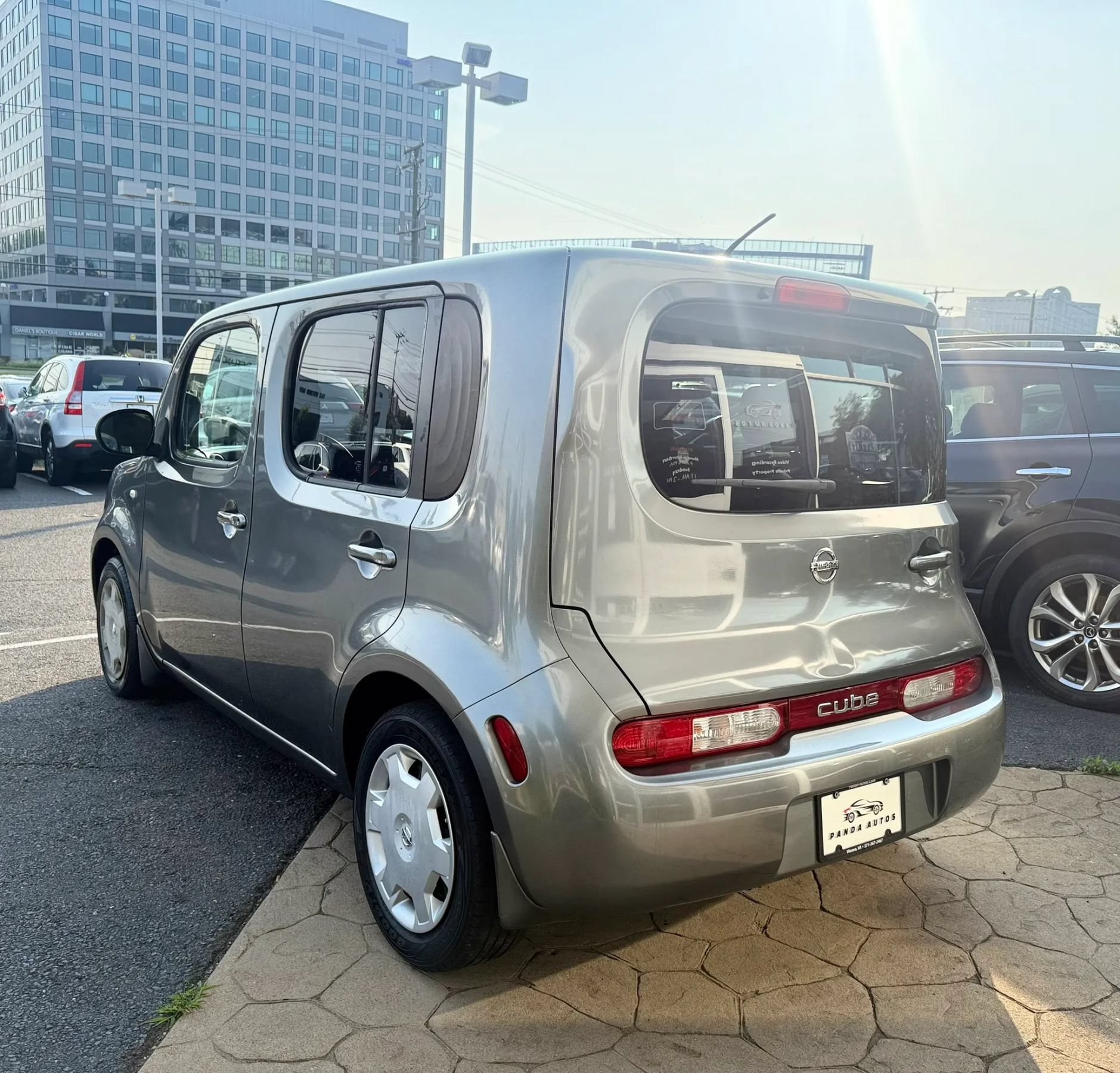 Used 2010 Nissan Cube 1.8 S w/ Interior Designer Pkg FWD image 5