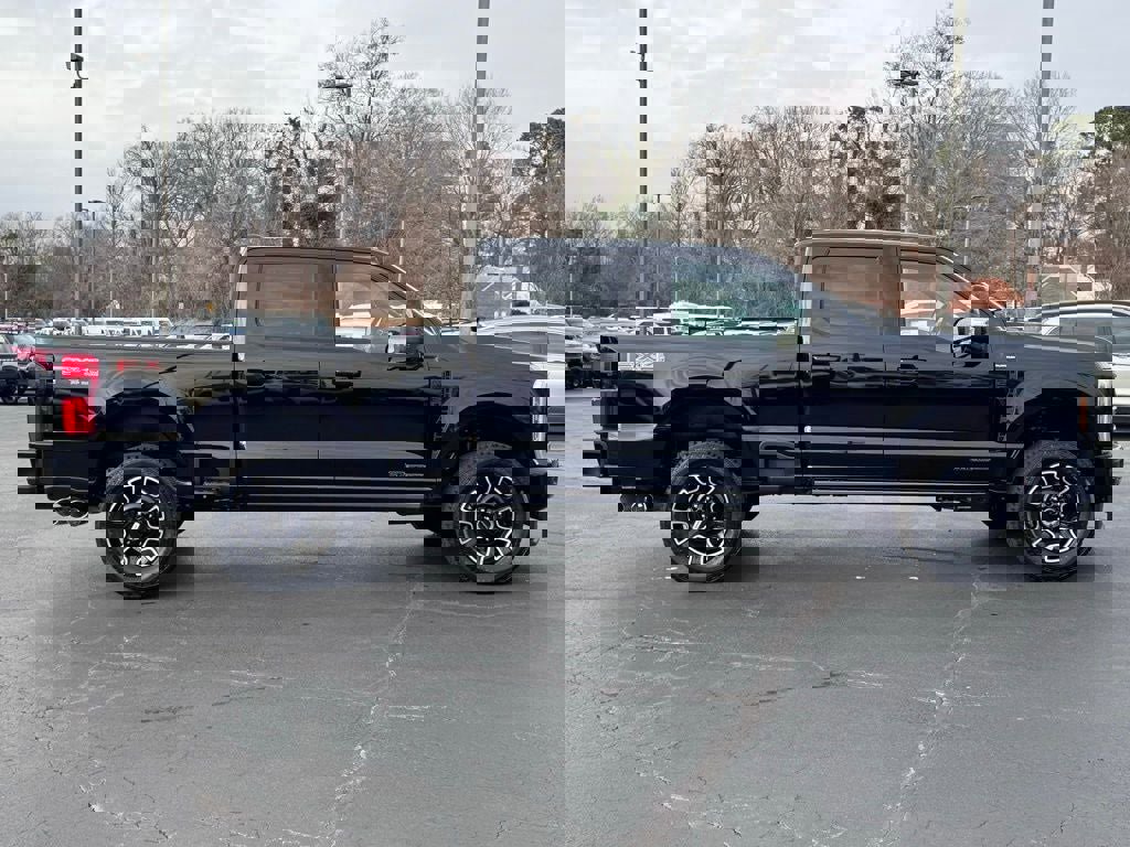 New 2026 Ford F250 Platinum w/ FX4 Off-Road Package AWD/4WD image 4