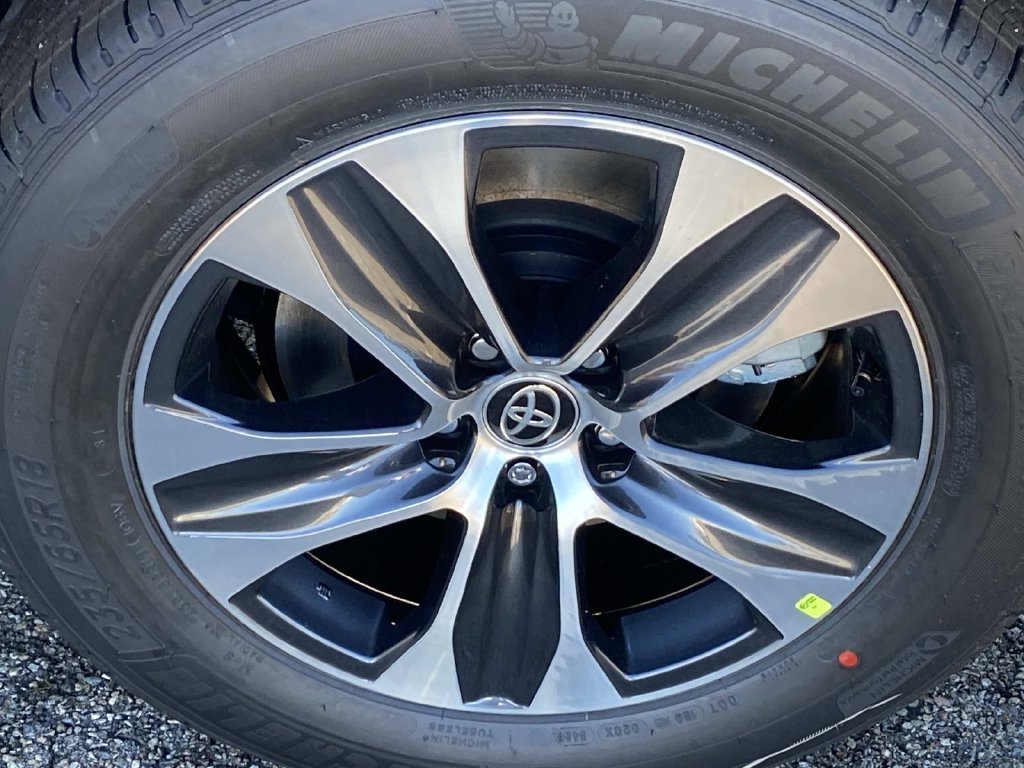 New 2026 Toyota Highlander AWD image 6