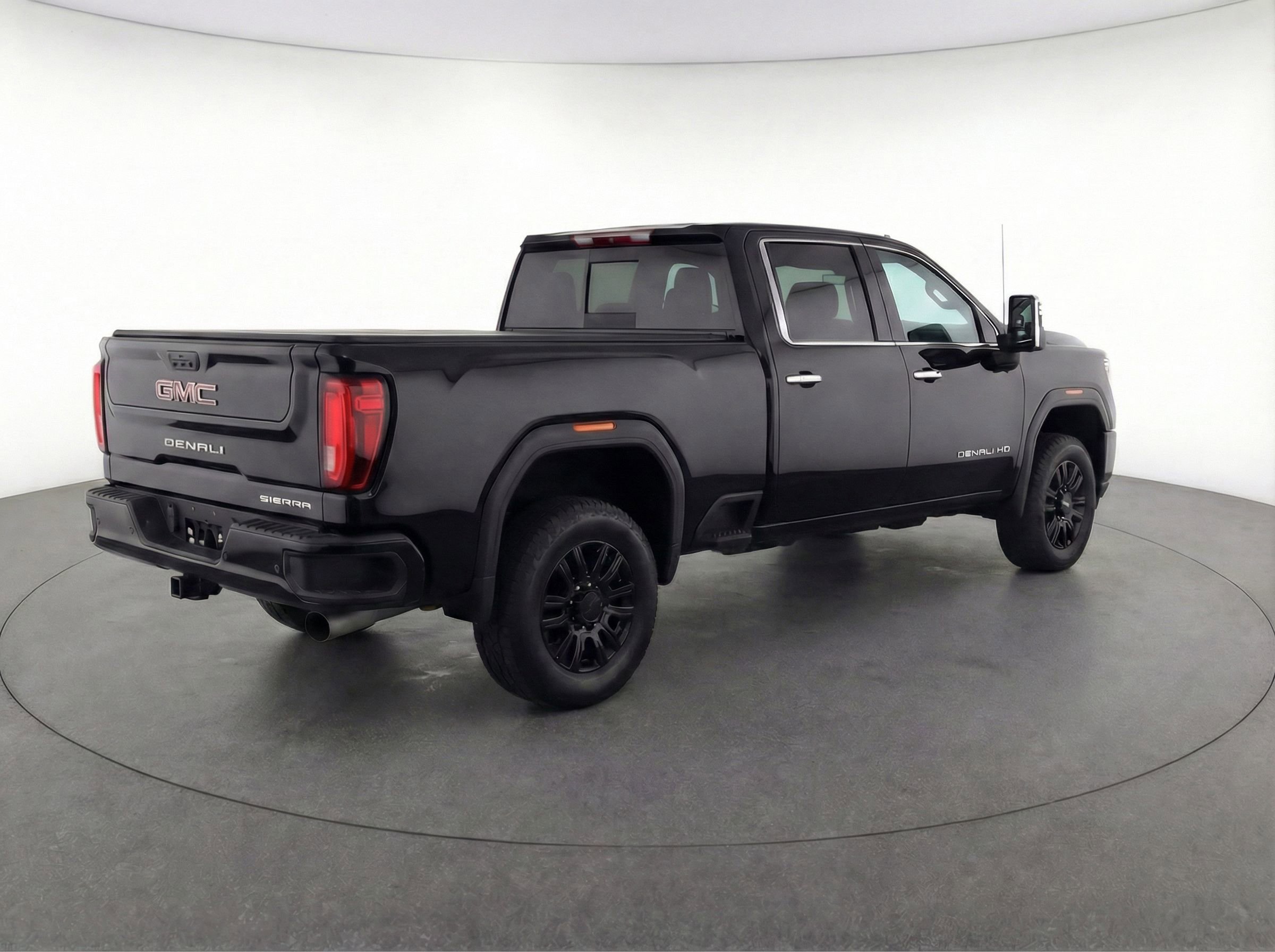 Certified 2022 GMC Sierra 2500 Denali w/ Denali Black Diamond Edition image 5