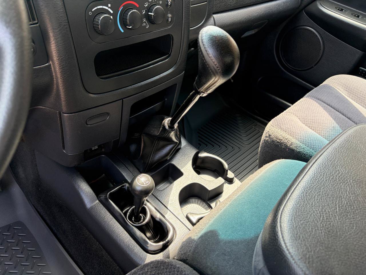 Used 2004 Dodge Ram 3500 Truck SLT AWD/4WD image 16