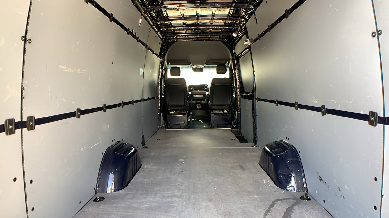 Used 2023 Mercedes-Benz Sprinter 2500 image 18
